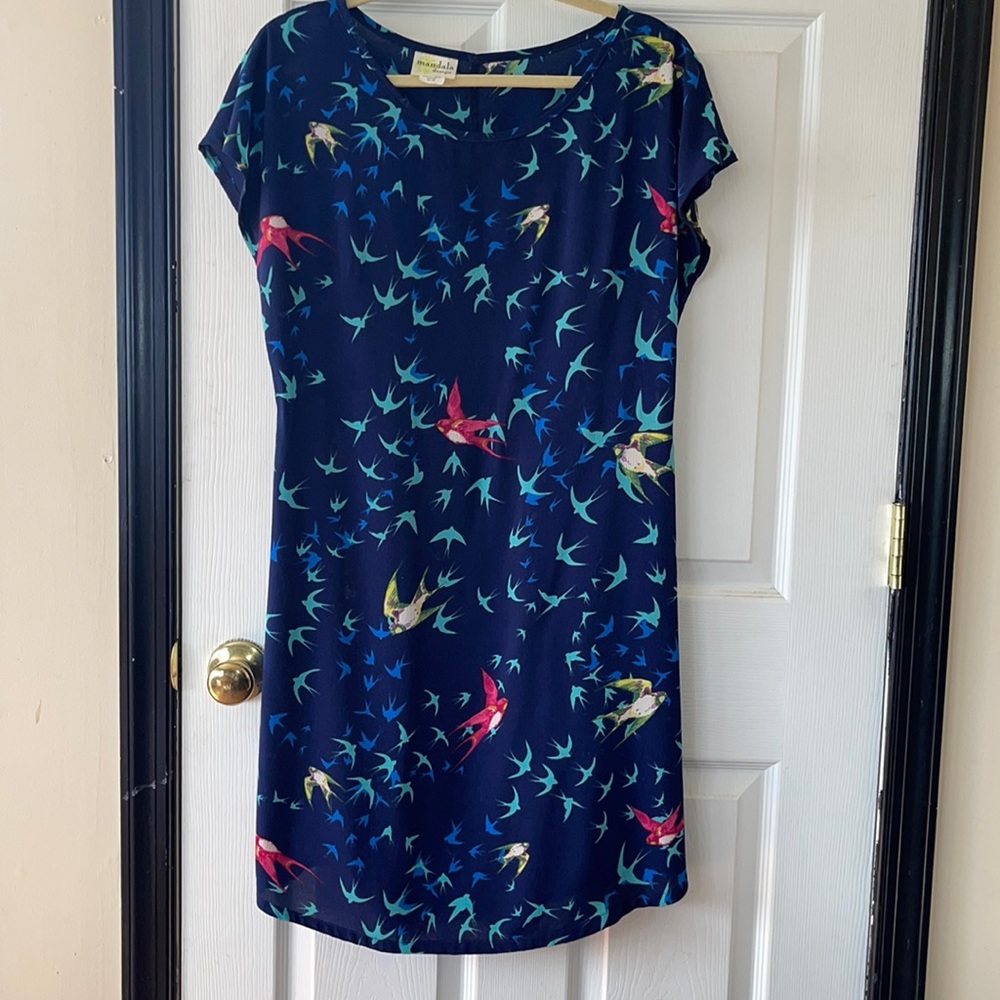 GUC Mandala Design crepe shift dress size M.